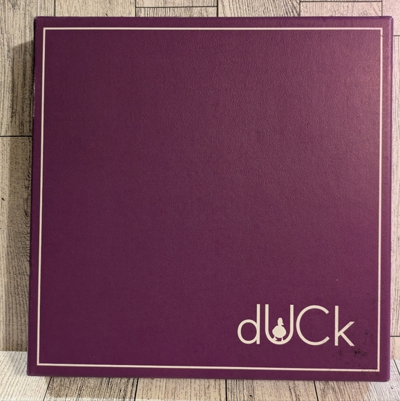 the Daisy Embroidery Duck Shawl In Caramel -Purple dUCk Box - Picture 1 of 10